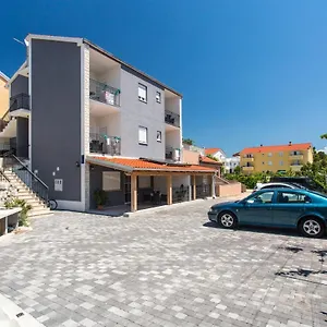 apartments-with-a-parking-space-baska-krk-18808.primorje-gorskikotar.com/